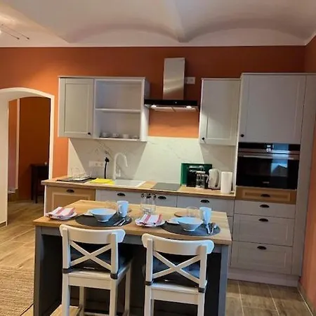 Luxury 1 Bed-room Flat 65m2 아파트 *