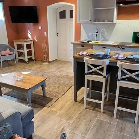 Luxury 1 Bed-room Flat 65m2 Apartment *